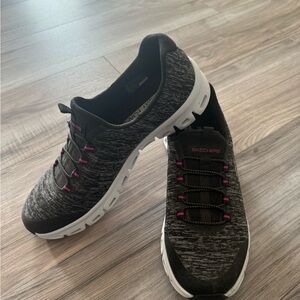 Skechers Charcoal and Pink Walking Shoes